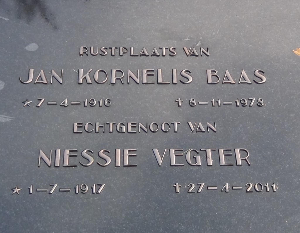 v6019_baas_jan_g1916_o1978_grafsteen.jpg